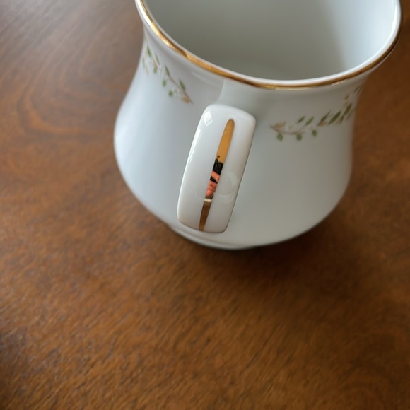 EKCO Porcelain sugar/creamer set. - Picture 5 of 5